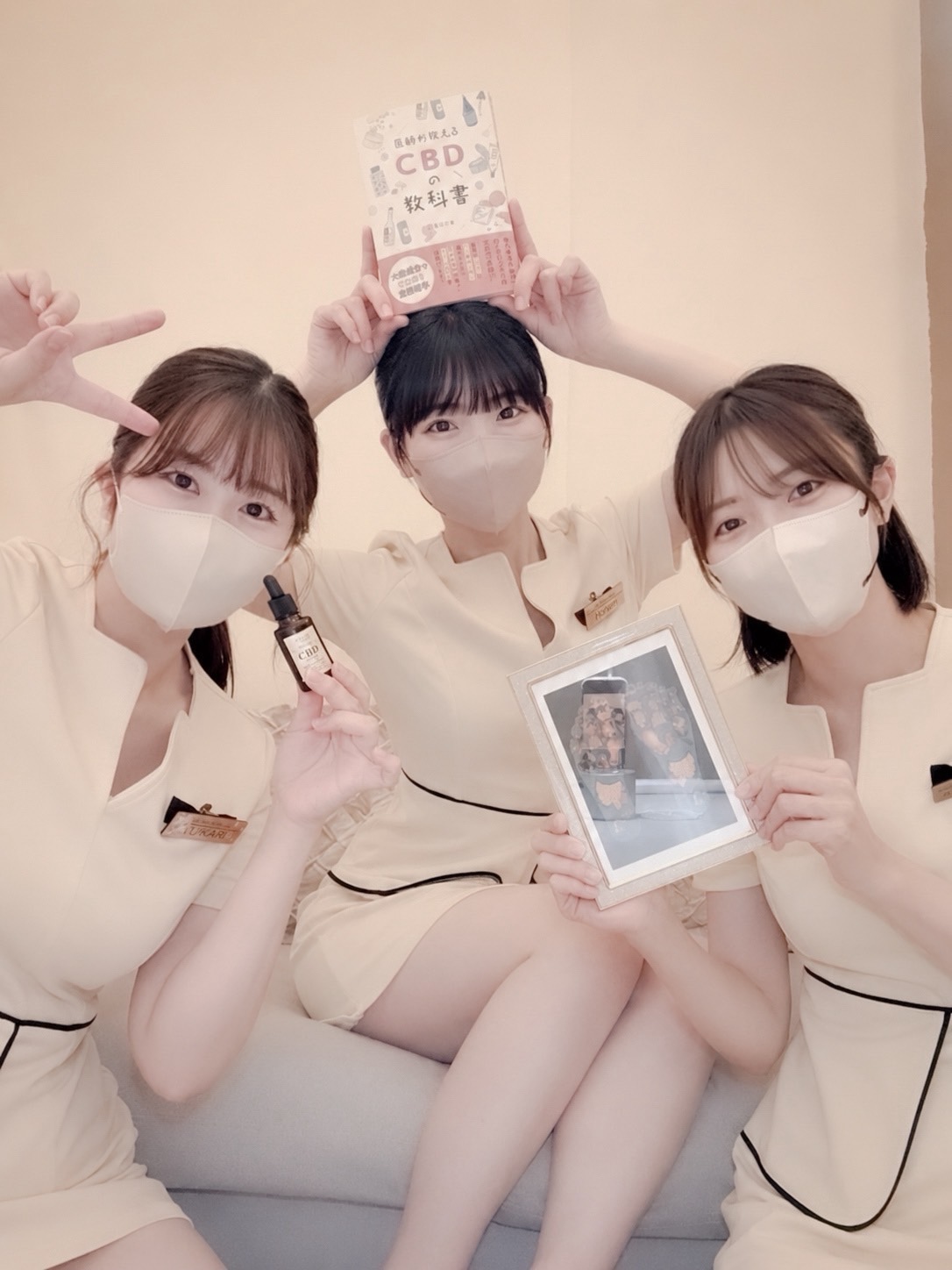 白いユニフォームを着たcottonのセラピストチーム